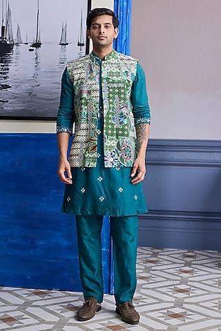Teal Green Dola Silk Printed Bundi Jacket Set by DiyaRajvvir Men
