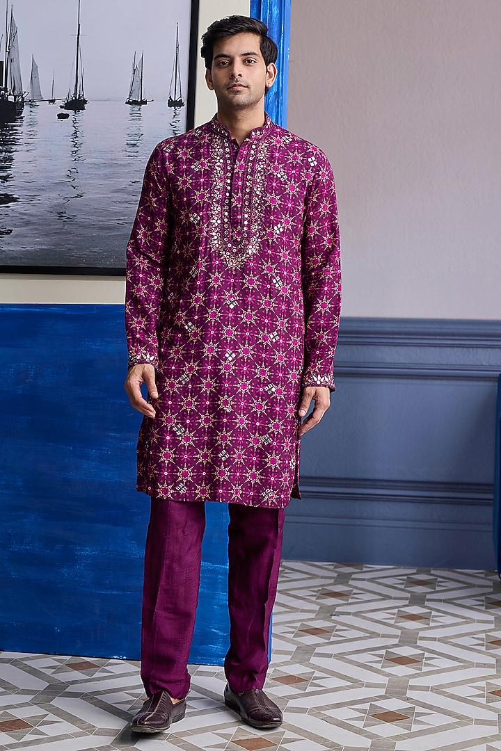 Plum Dola Silk Boota Printed Kurta by DiyaRajvvir Men at Pernia's Pop Up Shop