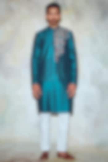 Green Kurta With Embroidered Bundi Jacket by DiyaRajvvir Men