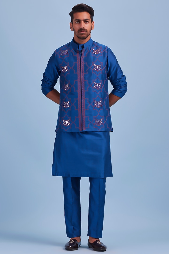 Indigo Cotton & Cotton Silk Embroidered Bundi Jacket Set by DiyaRajvvir Men at Pernia's Pop Up Shop