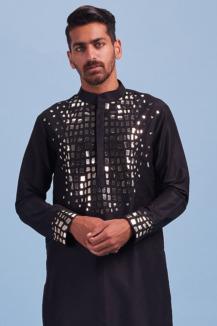 Black Cotton Silk Thread Embroidered Kurta Set by DiyaRajvvir Men at Pernia's Pop Up Shop