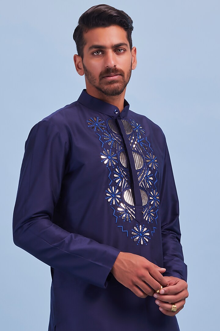 Dark Blue Cotton Silk Thread Embroidered Kurta Set by DiyaRajvvir Men at Pernia's Pop Up Shop