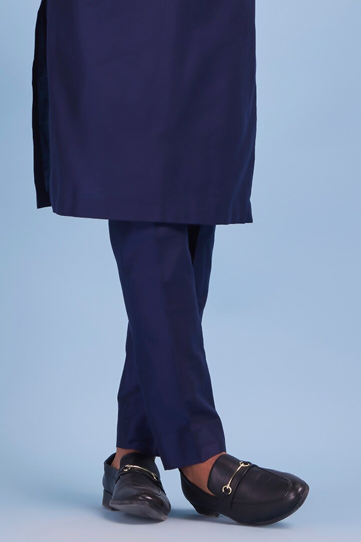 Dark Blue Cotton Silk Thread Embroidered Kurta Set by DiyaRajvvir Men at Pernia's Pop Up Shop