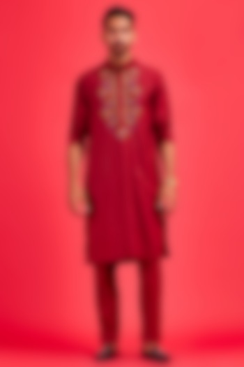 Maroon Embroidered Kurta Set by DiyaRajvvir Men at Pernia's Pop Up Shop