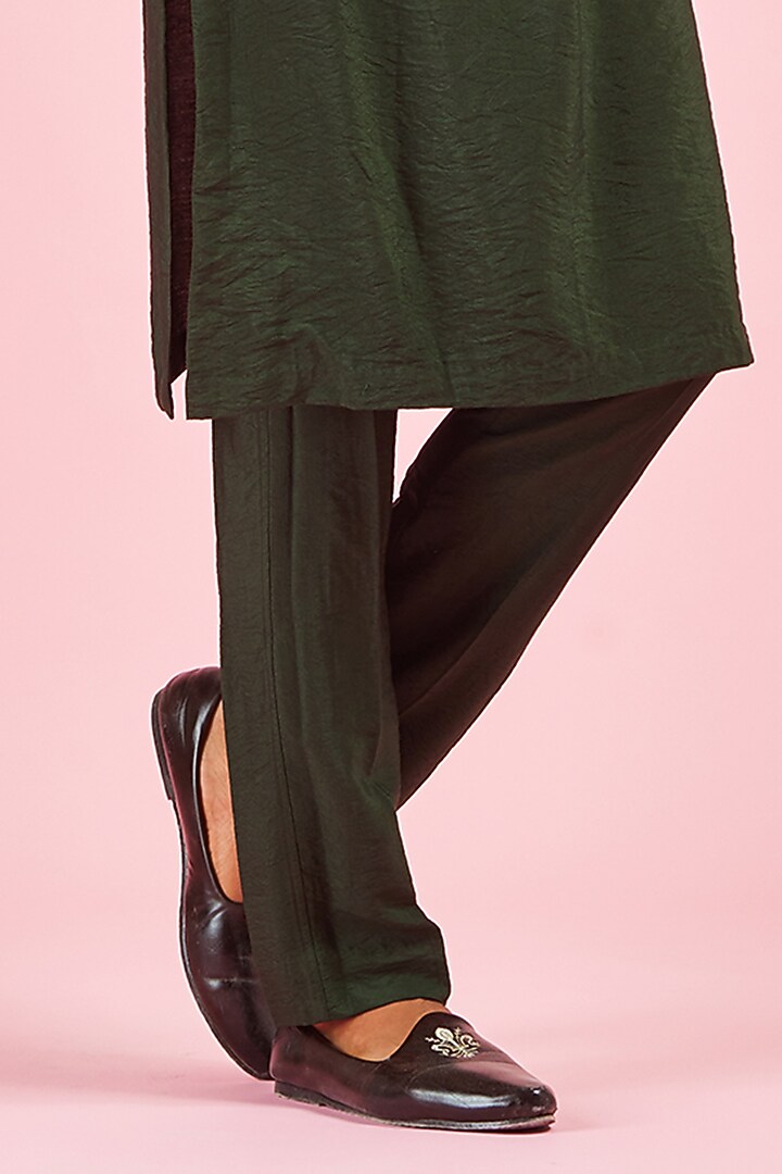 Olive Green Cotton Silk Embroidered Bundi Jacket Set by DiyaRajvvir Men at Pernia's Pop Up Shop