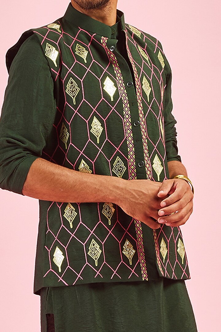 Olive Green Cotton Silk Embroidered Bundi Jacket Set by DiyaRajvvir Men at Pernia's Pop Up Shop