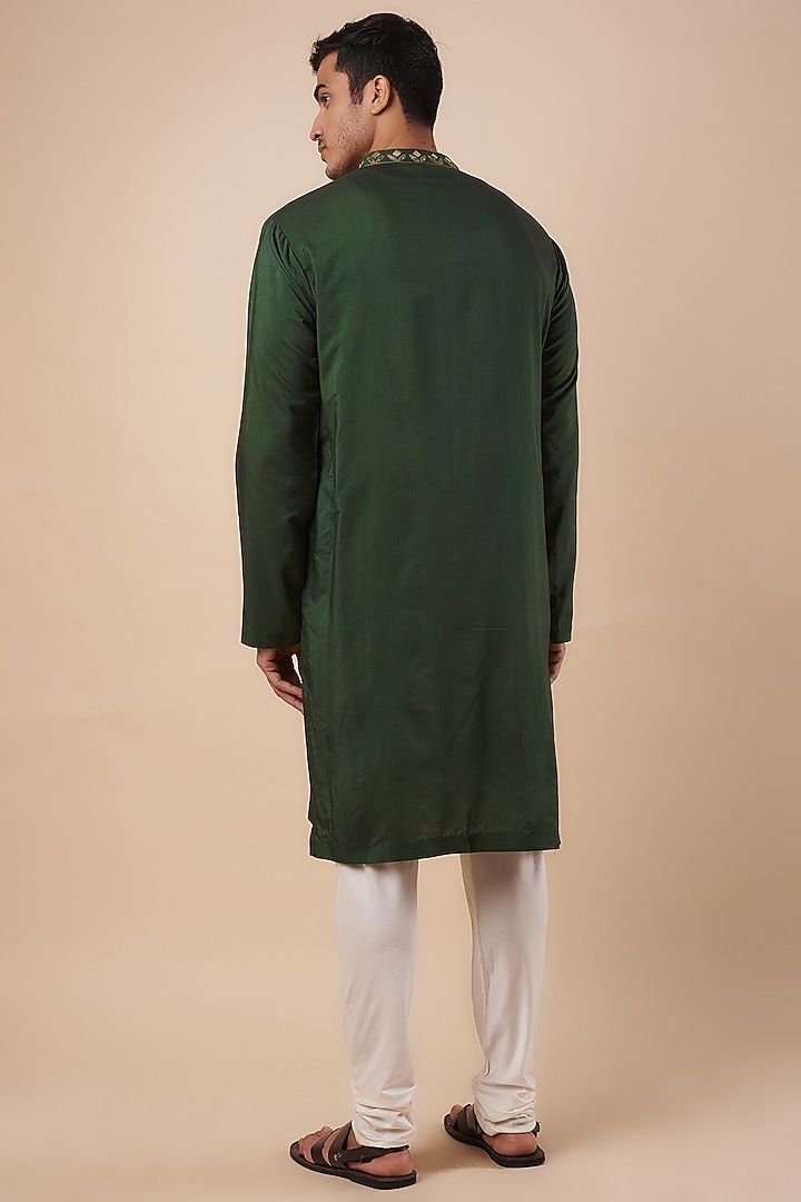 Green Cotton Silk Floral Diamond Embroidered Kurta by DiyaRajvvir Men at Pernia's Pop Up Shop