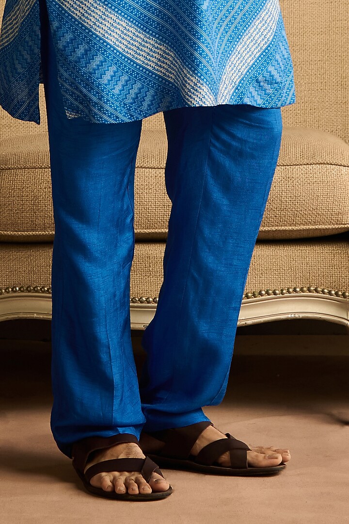 Blue Dola Silk Chevron Printed & Mirror Embellished Bundi Jacket Set by DiyaRajvvir Men at Pernia's Pop Up Shop