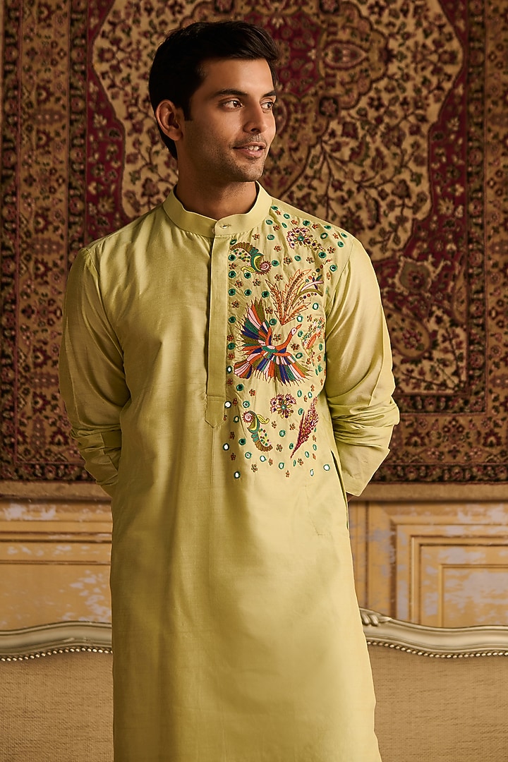 Mint Green Cotton Silk Floral Embroidered Kurta Set by DiyaRajvvir Men at Pernia's Pop Up Shop