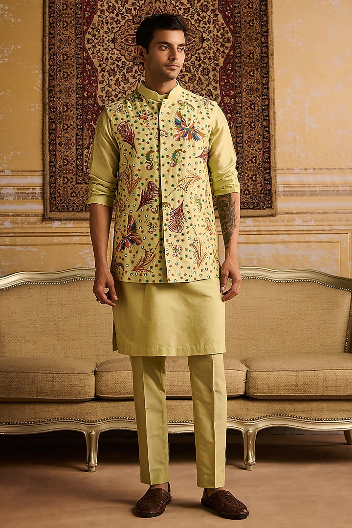 Mint Green Cotton Silk Floral Embroidered Bundi Jacket Set by DiyaRajvvir Men at Pernia's Pop Up Shop