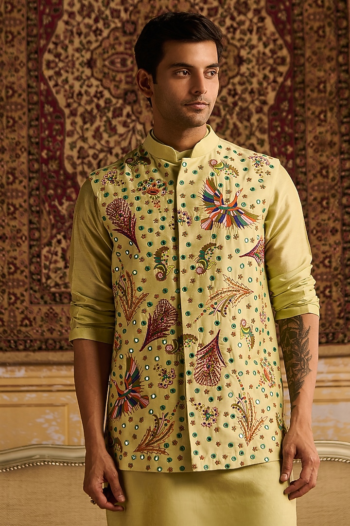 Mint Green Cotton Silk Floral Embroidered Bundi Jacket Set by DiyaRajvvir Men at Pernia's Pop Up Shop