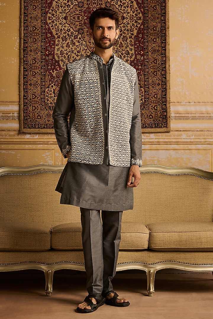 Grey & White Cotton Silk Floral Embroidered Bundi Jacket Set by DiyaRajvvir Men