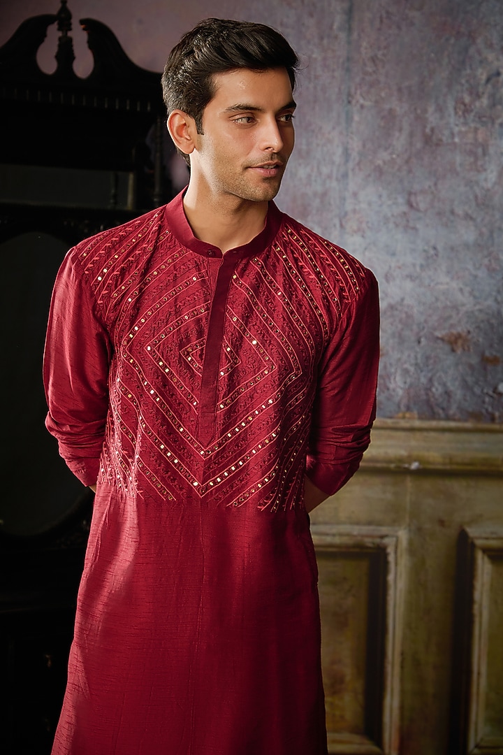 Maroon Dola Silk Mirror Embroidered Kurta Set by DiyaRajvvir Men at Pernia's Pop Up Shop