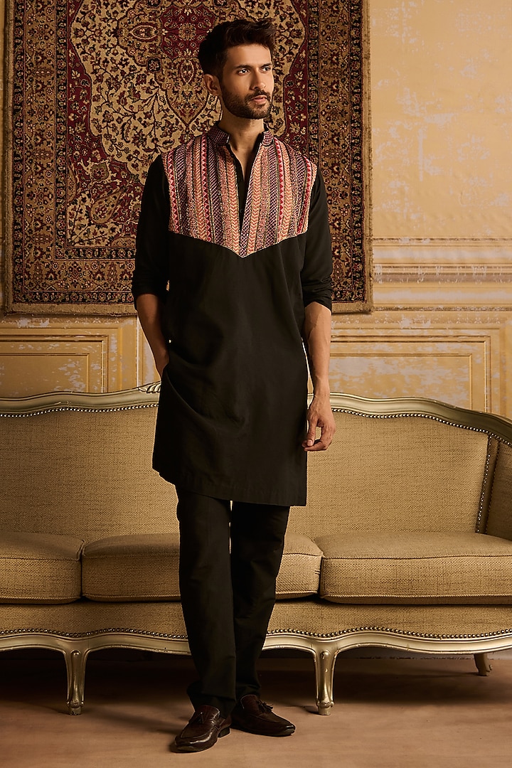 Black Cotton Silk Thread Embroidered Kurta Set by DiyaRajvvir Men