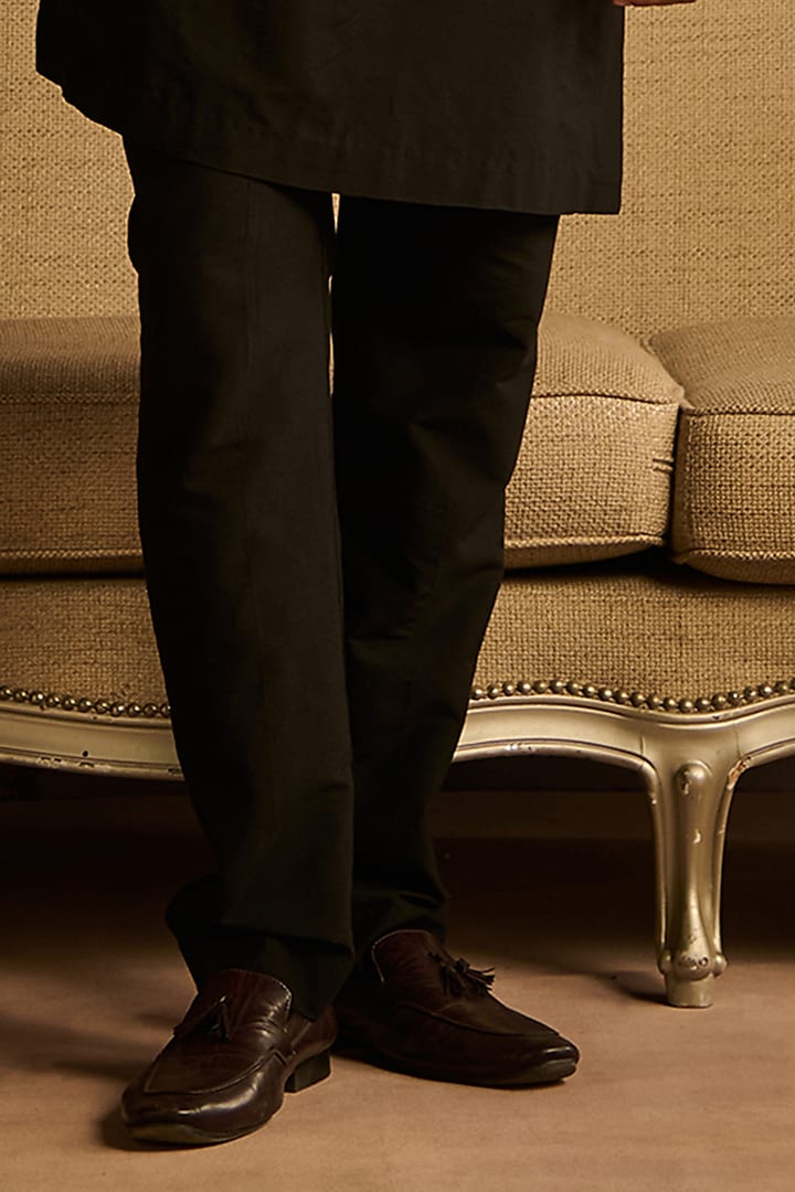 Black Cotton Silk Thread Embroidered Kurta Set by DiyaRajvvir Men at Pernia's Pop Up Shop