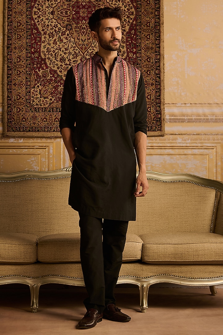 Black Cotton Silk Thread Tribal Embroidered Bundi Jacket Set by DiyaRajvvir Men at Pernia's Pop Up Shop