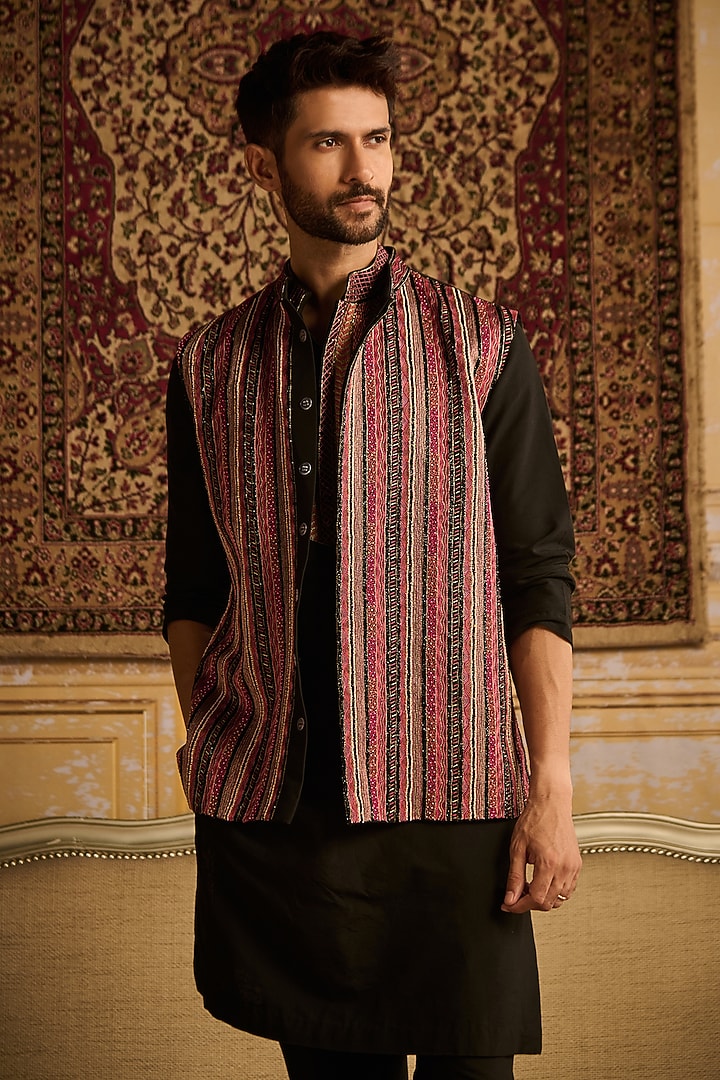 Black Cotton Silk Thread Tribal Embroidered Bundi Jacket Set by DiyaRajvvir Men at Pernia's Pop Up Shop
