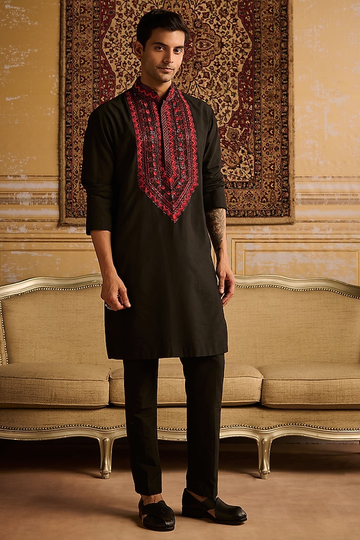 Black Cotton Silk Thread & Cutdana Embroidered Kurta Set by DiyaRajvvir Men at Pernia's Pop Up Shop