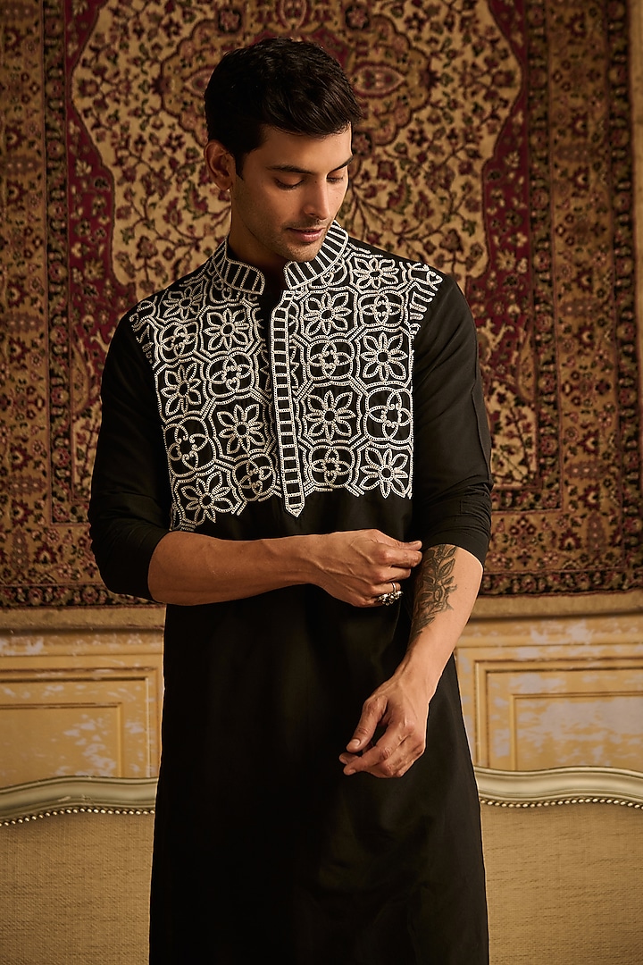 Black & White Cotton Silk Thread Embroidered Kurta Set by DiyaRajvvir Men at Pernia's Pop Up Shop