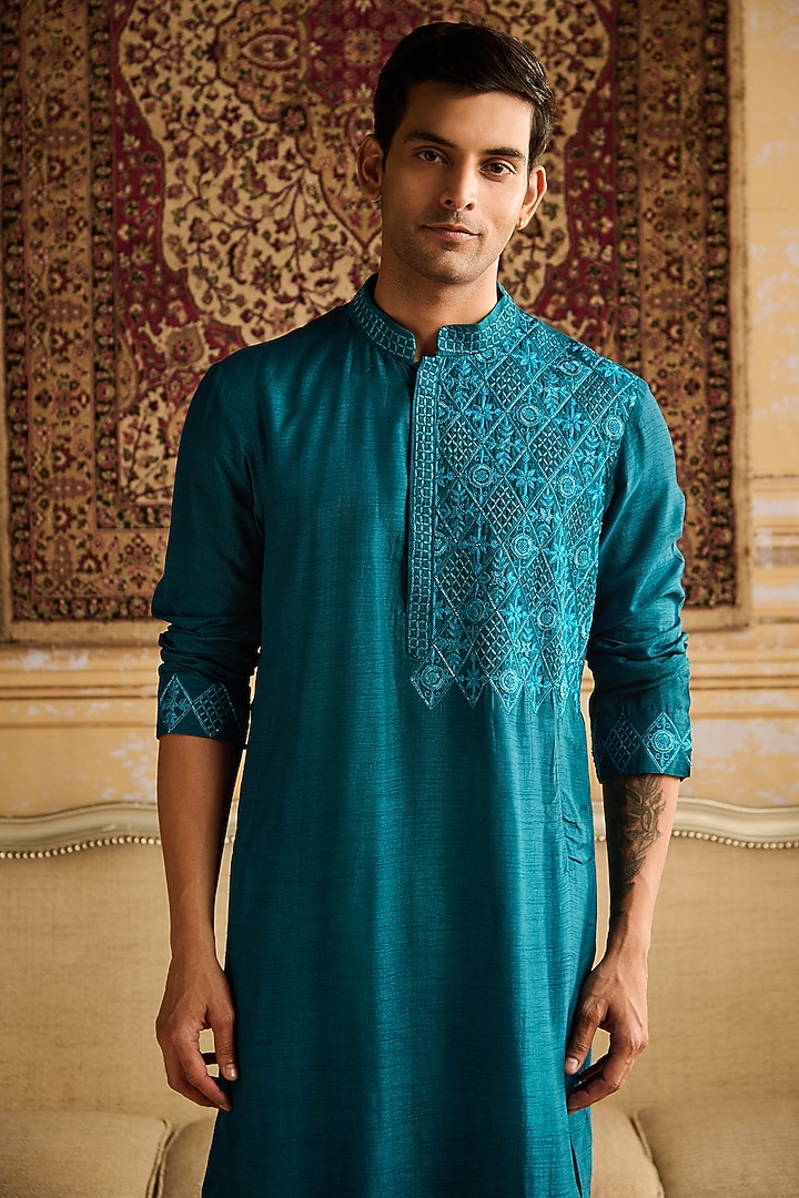 Teal Dola Silk Floral & Geometric Embroidered Kurta Set by DiyaRajvvir Men at Pernia's Pop Up Shop