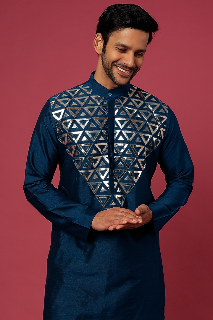 Midnight Blue Cotton Silk Thread Embroidered Kurta Set by DiyaRajvvir Men at Pernia's Pop Up Shop