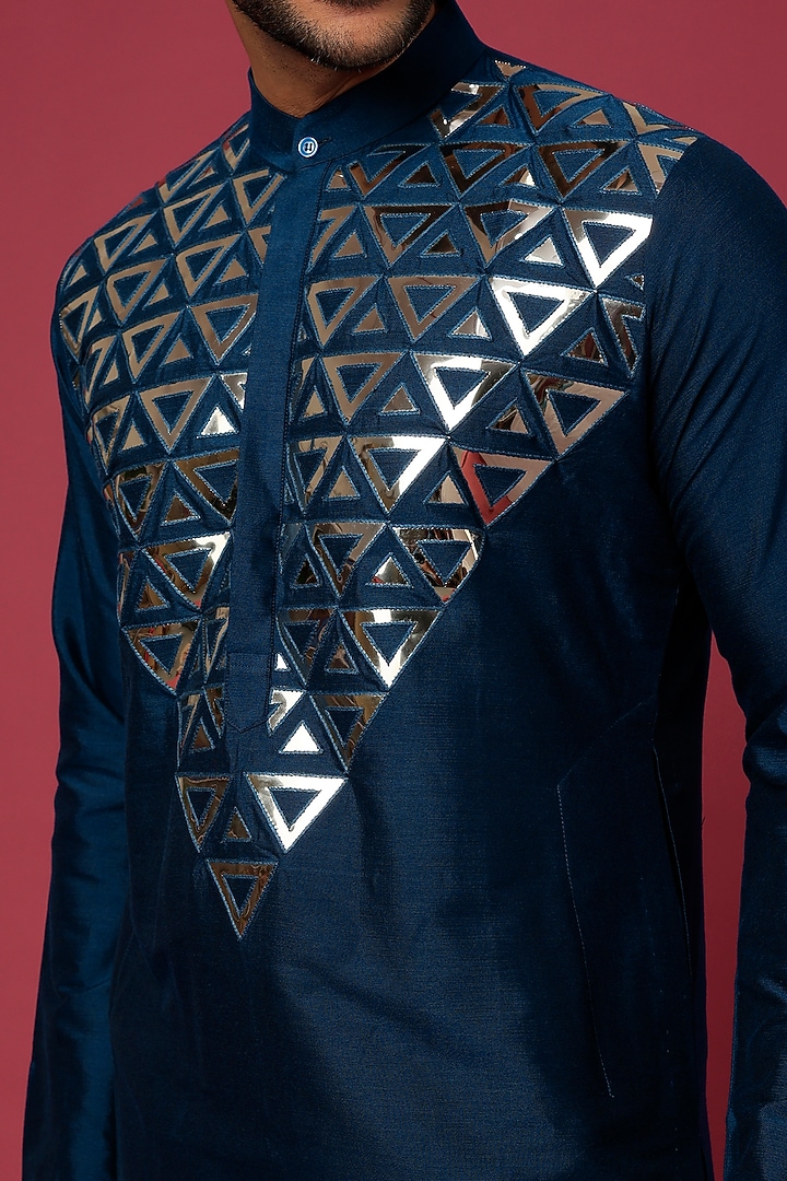 Midnight Blue Cotton Silk Thread Embroidered Kurta Set by DiyaRajvvir Men at Pernia's Pop Up Shop