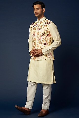 Pastel Yellow Silk Thread Embroidered Bundi Jacket Set by DiyaRajvvir Men