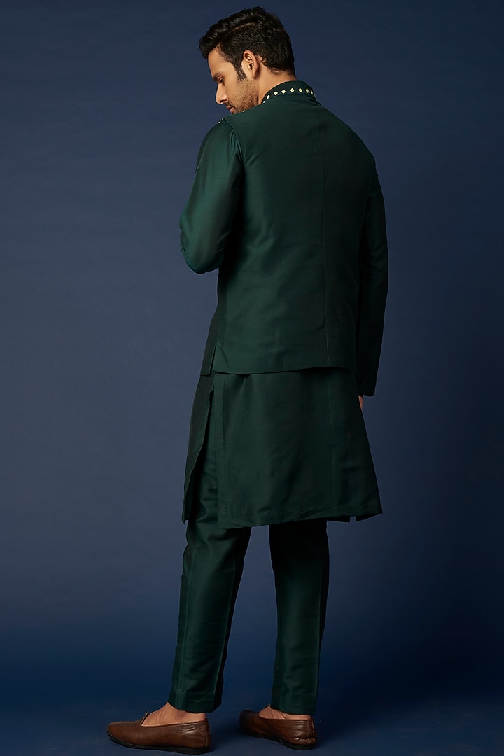 Olive Green Cotton Silk Embroidered Bundi Set by DiyaRajvvir Men at Pernia's Pop Up Shop