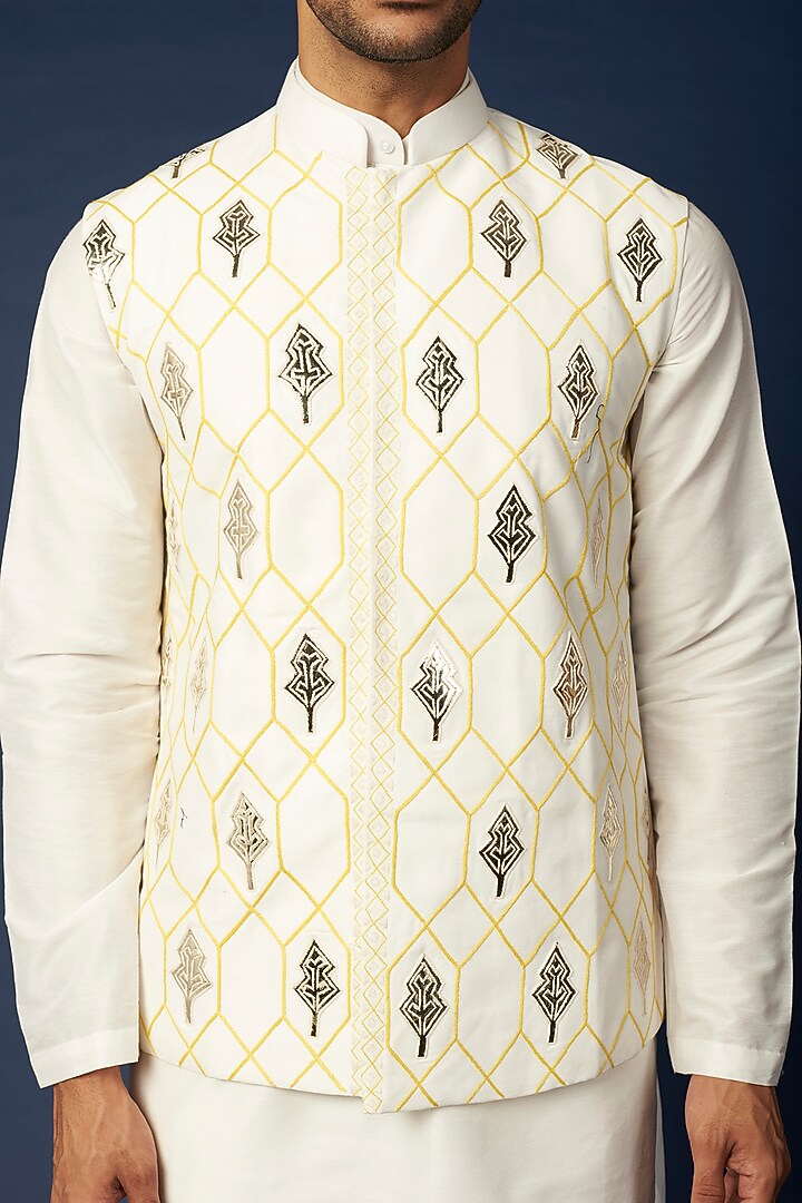 Ivory Cotton Silk Thread Embroidered Bundi Jacket Set by DiyaRajvvir Men at Pernia's Pop Up Shop