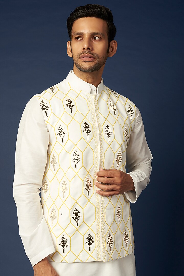 Ivory Cotton Silk Thread Embroidered Bundi Jacket Set by DiyaRajvvir Men at Pernia's Pop Up Shop