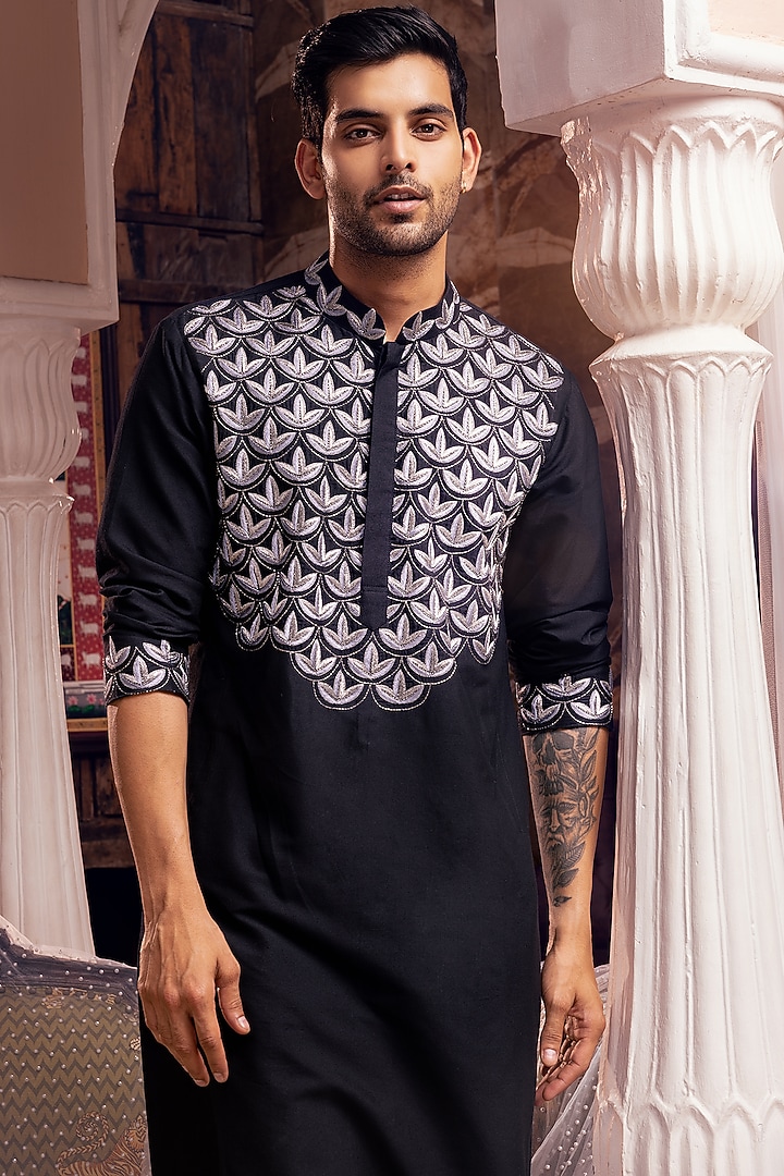 Black Cotton Silk Scallop Embroidered Kurta Set by DiyaRajvvir Men at Pernia's Pop Up Shop