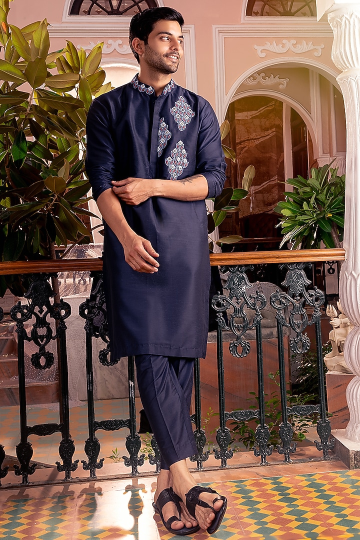 Dark Blue Cotton Silk Floral Embroidered Bundi Jacket Set by DiyaRajvvir Men at Pernia's Pop Up Shop