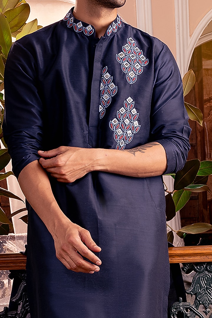 Dark Blue Cotton Silk Floral Embroidered Kurta Set by DiyaRajvvir Men at Pernia's Pop Up Shop