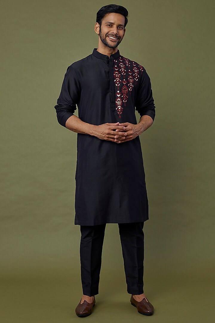 Black Cotton Silk Thread Applique Embroidered Bundi Jacket Set by DiyaRajvvir Men at Pernia's Pop Up Shop