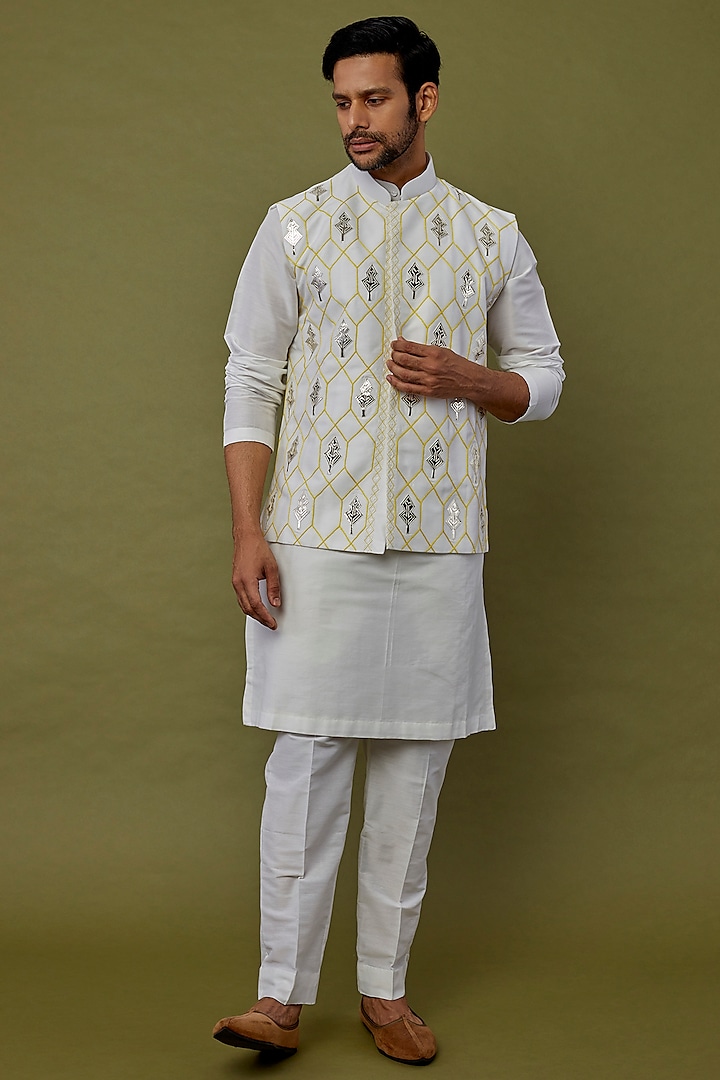 White Embroidered Kurta Set With Bundi Jacket by DiyaRajvvir Men
