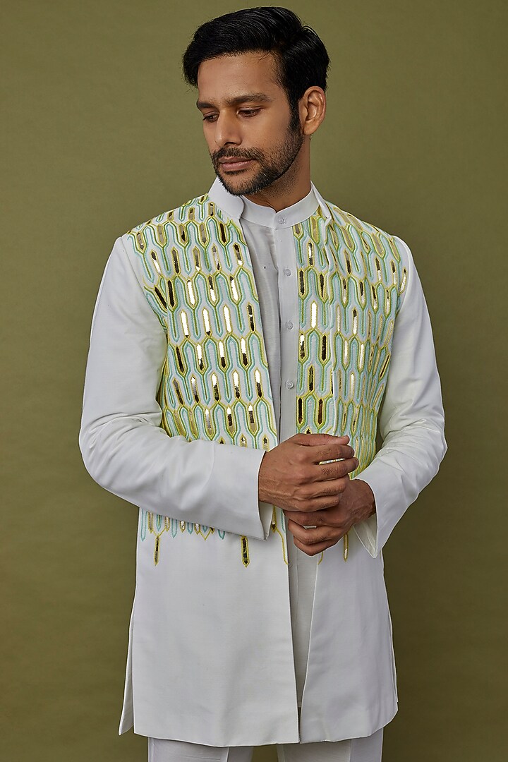 White Cotton Silk Thread Embroidered Wedding Indowestern Set by DiyaRajvvir Men at Pernia's Pop Up Shop