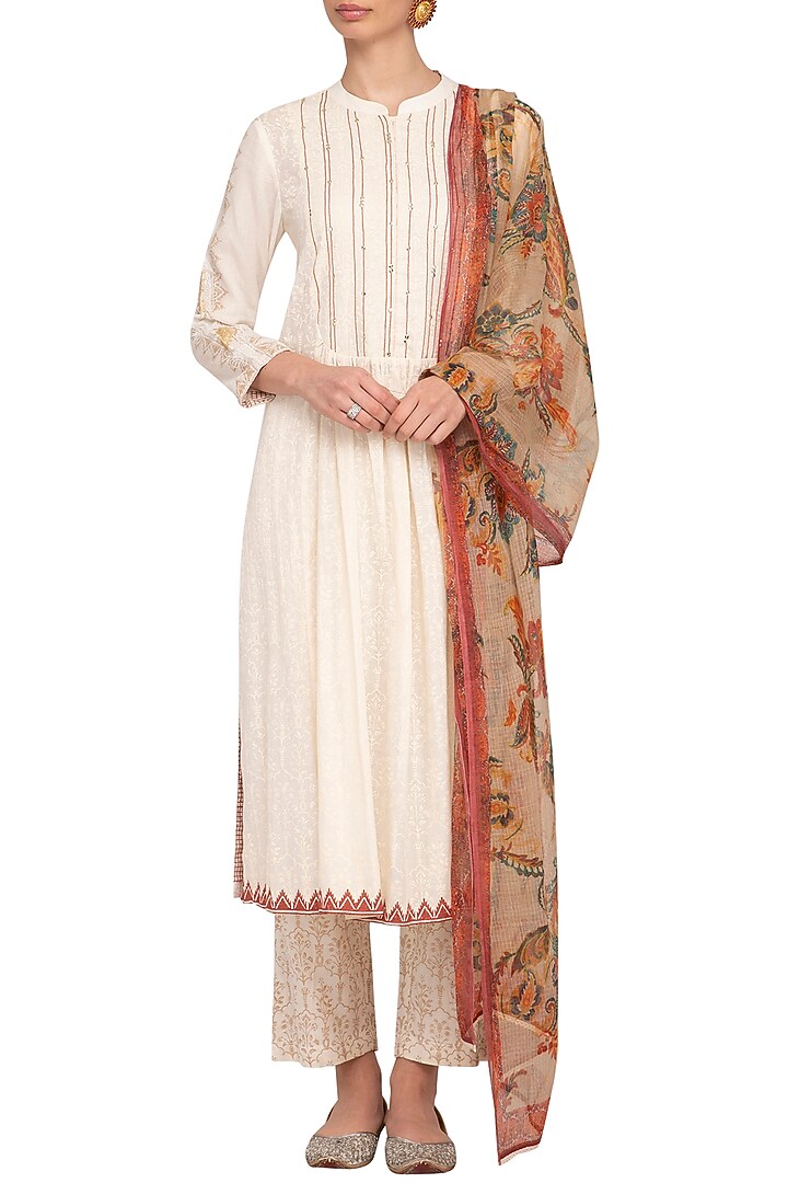 Off White Embellished Printed Kurta Set by Devnaagri at Pernia's Pop Up Shop