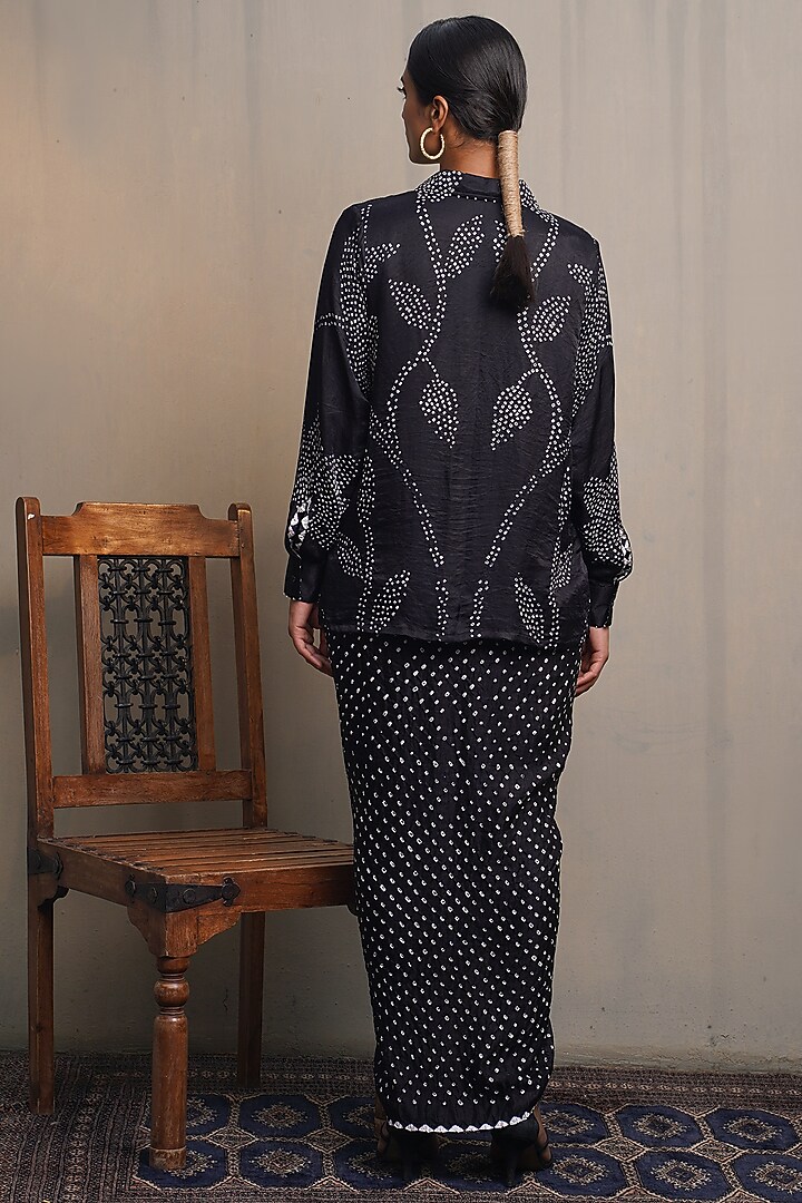 Black Gajji Silk Skirt Set by Dyelogue at Pernia's Pop Up Shop