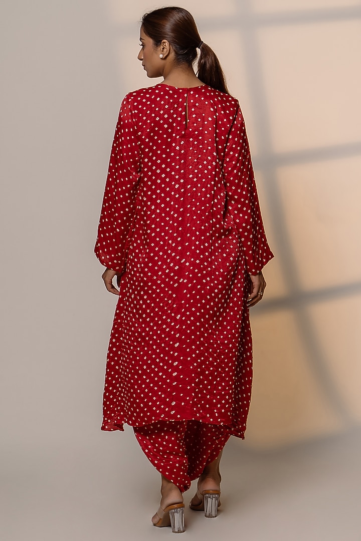 Red Gajji Silk Motif Embroidered High-Low Kurta Set by Dyelogue at Pernia's Pop Up Shop