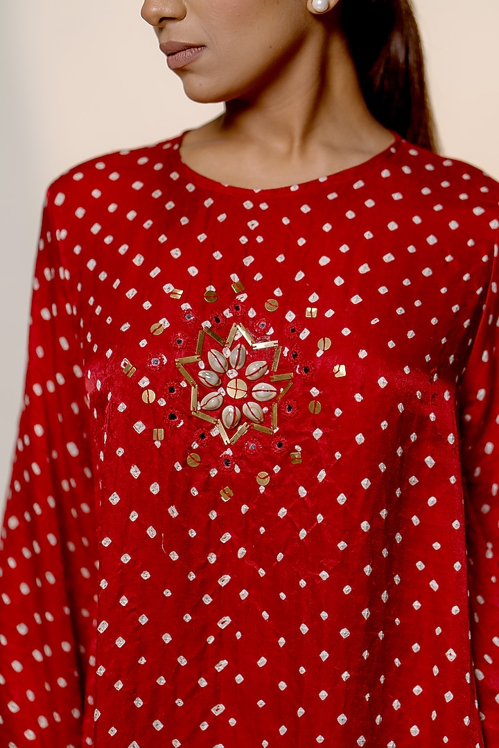 Red Gajji Silk Motif Embroidered High-Low Kurta Set by Dyelogue at Pernia's Pop Up Shop
