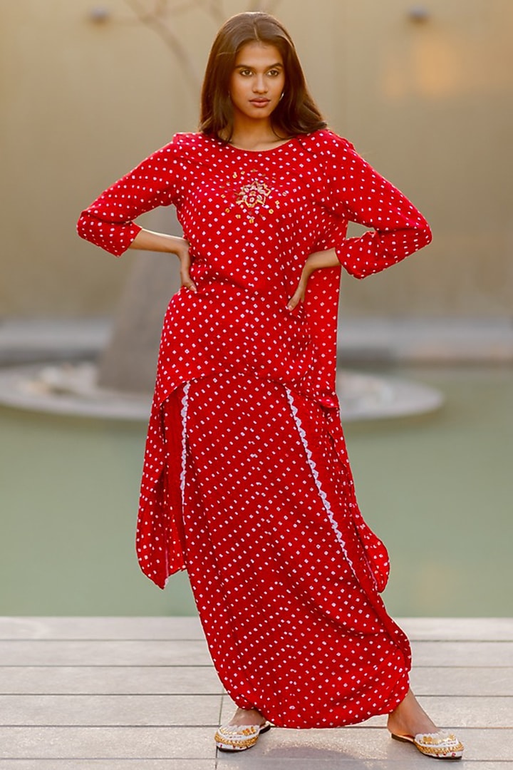 Red Gajji Silk Motif Embroidered High-Low Kurta Set by Dyelogue at Pernia's Pop Up Shop