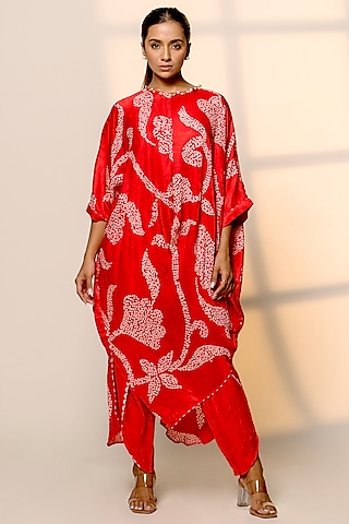 Red Gajji Silk Asymmetric Kurta Set by Dyelogue