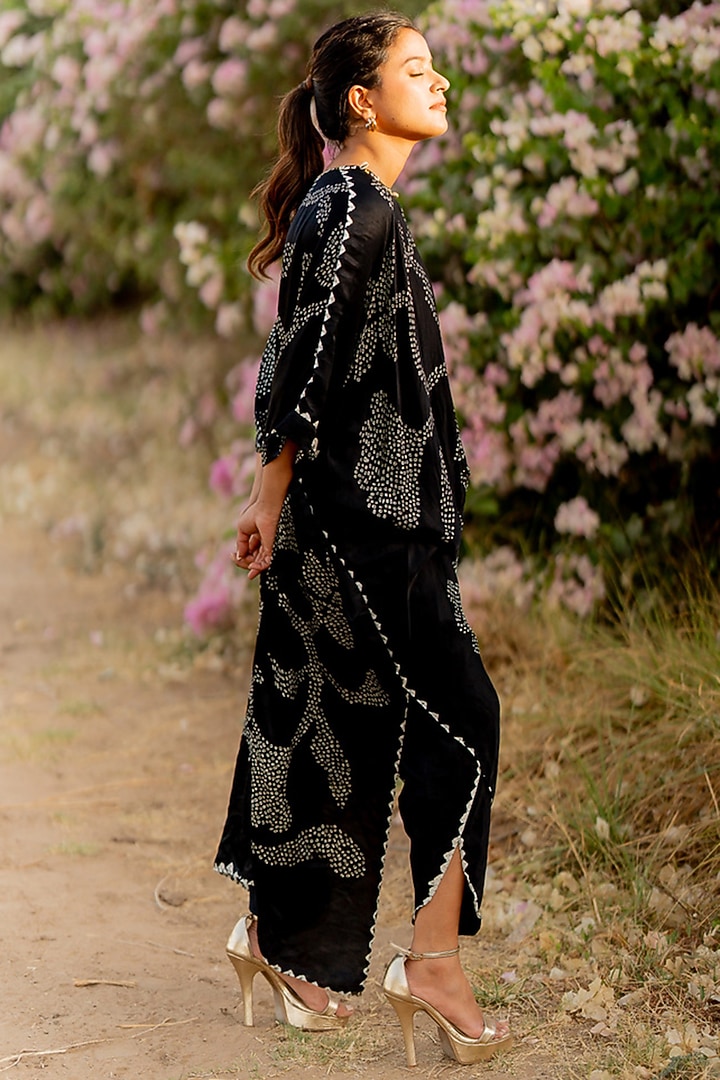 Black Gajji Silk Asymmetric Kurta Set by Dyelogue at Pernia's Pop Up Shop