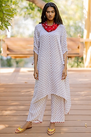 White Gajji Silk Kurta Set by Dyelogue