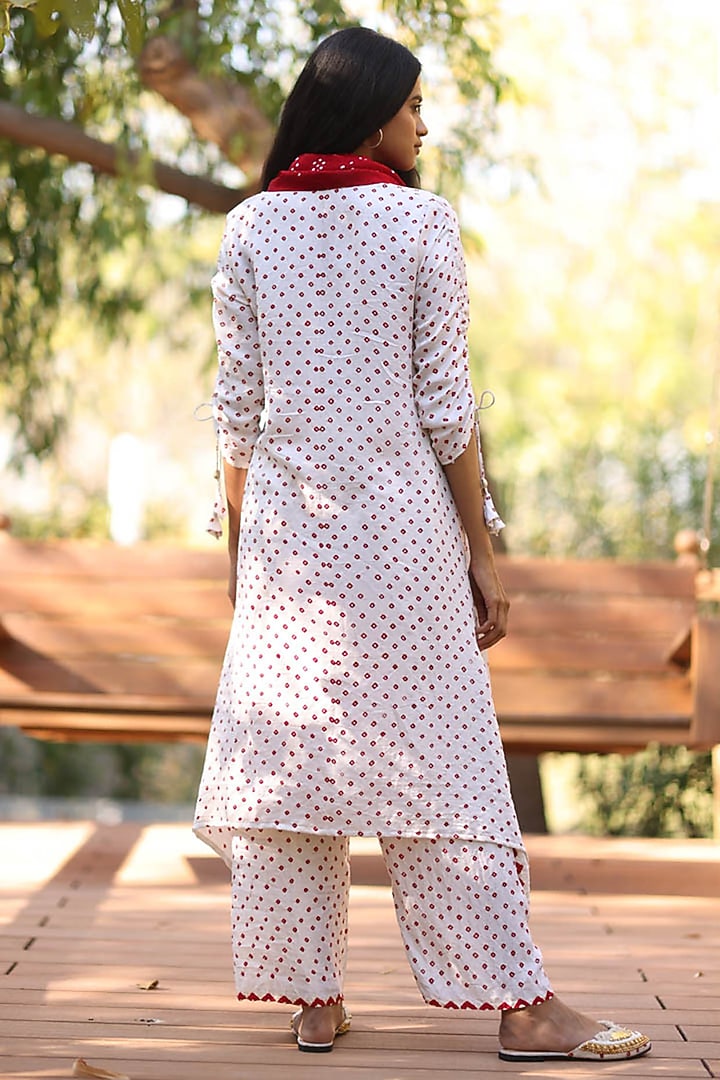 White Gajji Silk Kurta Set by Dyelogue at Pernia's Pop Up Shop