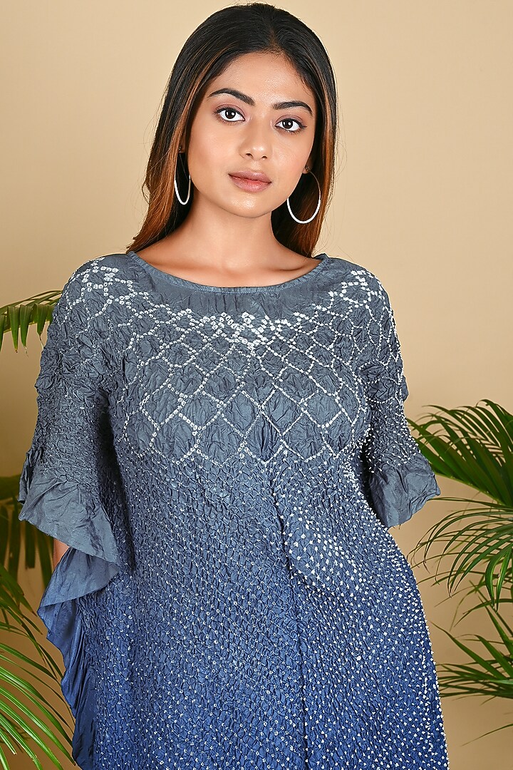 Grey & Blue Ombre Bandhani Kaftan by Dyelogue at Pernia's Pop Up Shop