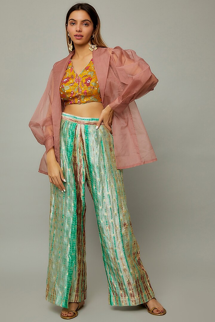 Blush Pink Organza Cape Set by Divya Kanakia at Pernia's Pop Up Shop 2024