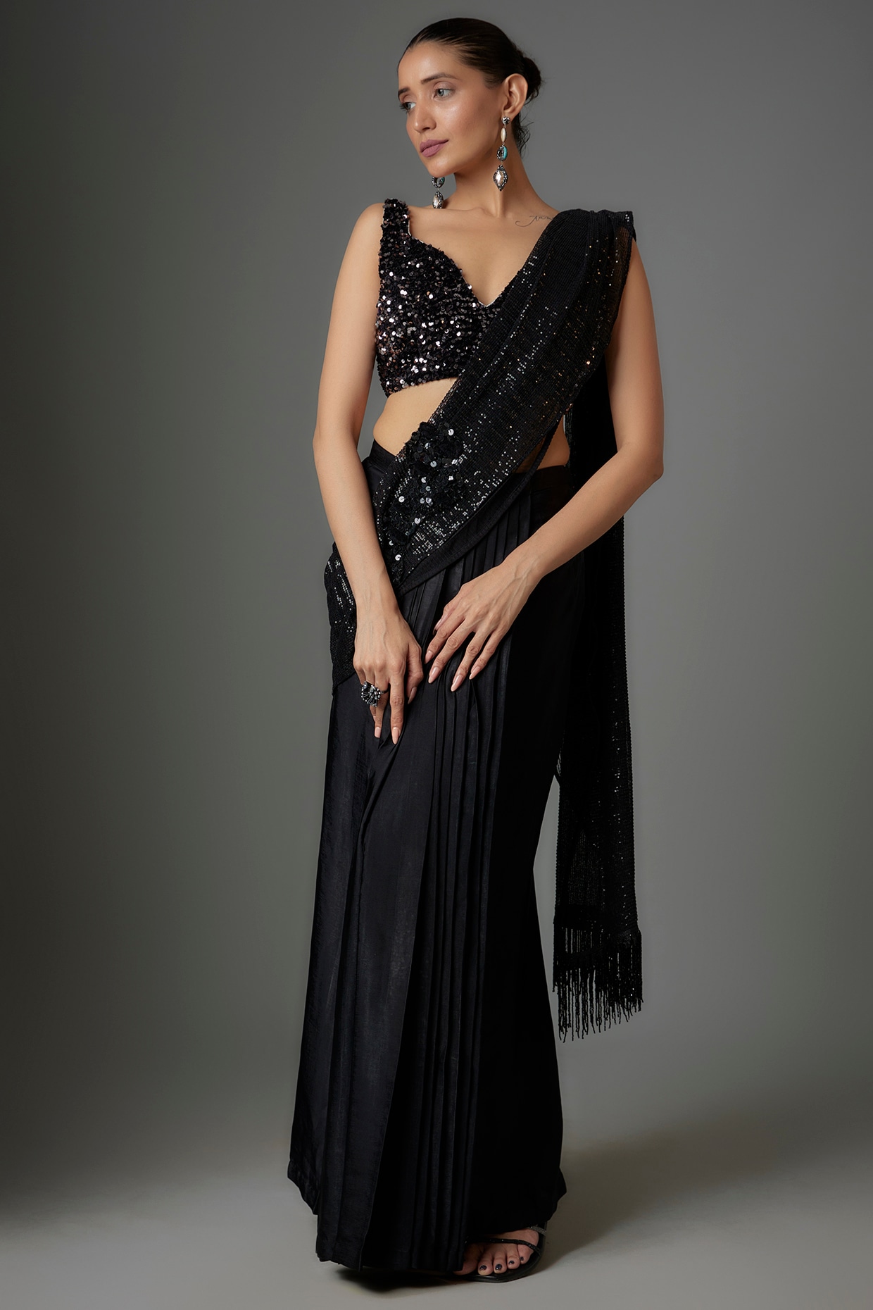 Black Embellished Border Pre-Stitched Saree 5543SR07