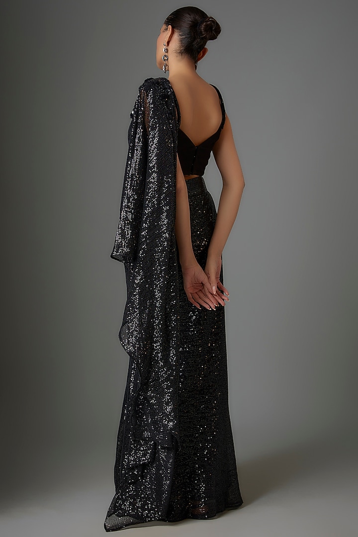 Black Sequins Georgette Embellished Pre-Stitched Party Wear Saree Set by Divya Kanakia at Pernia's Pop Up Shop