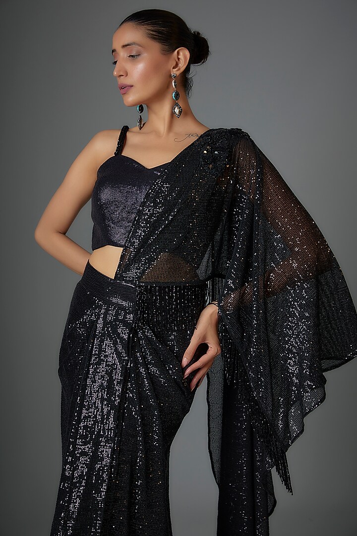 Black Sequins Georgette Embellished Pre-Stitched Party Wear Saree Set by Divya Kanakia at Pernia's Pop Up Shop